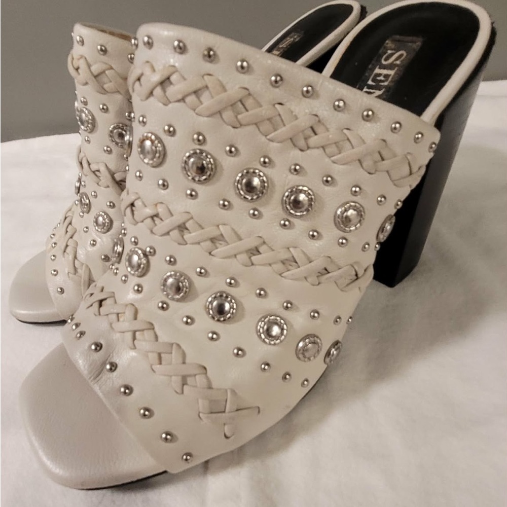 SENSO Cream Studded Mules